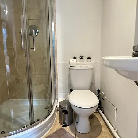 Economic Hotel-Like Room, En-Suite Sheperds Bush London Exterior photo