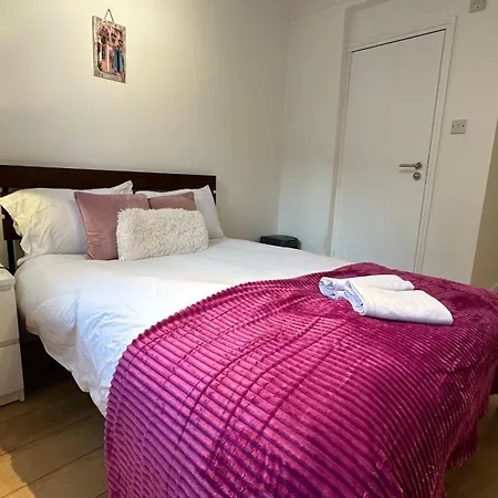 Economic Hotel-Like Room, En-Suite Sheperds Bush London Exterior photo
