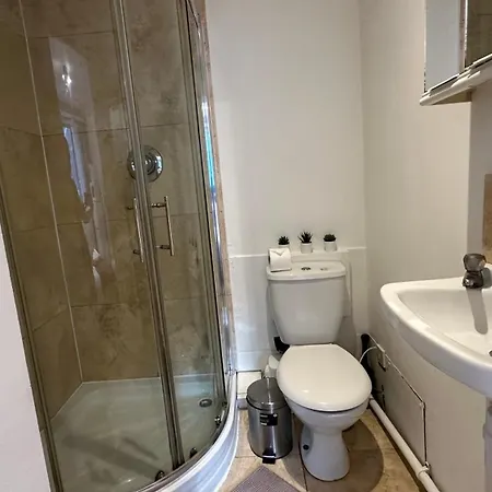 Economic Hotel-Like Room, En-Suite Sheperds Bush London Exterior photo