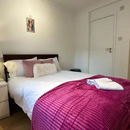 Economic Hotel-Like Room, En-Suite Sheperds Bush London Exterior photo