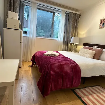 Economic Hotel-Like Room, En-Suite Sheperds Bush London Exterior photo
